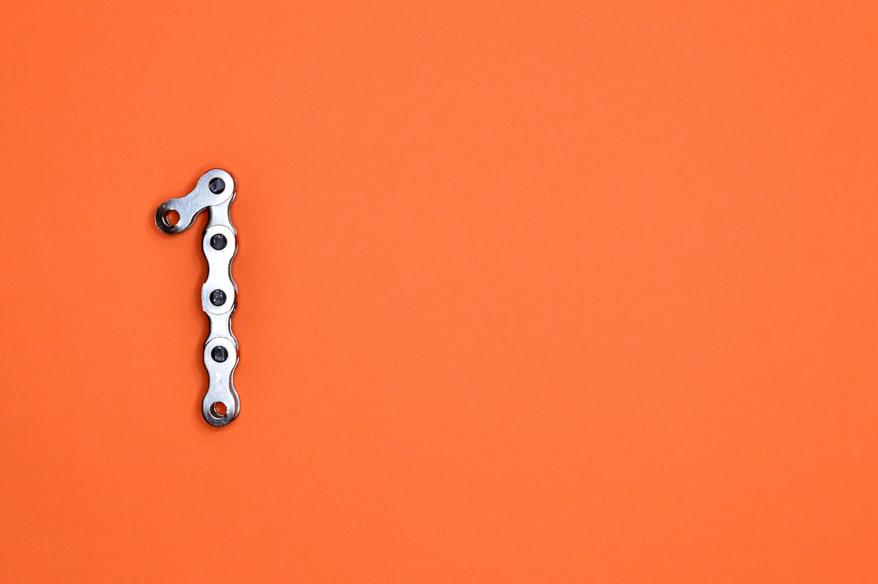 Competitor Link Building Strategy, broken link on a orange background